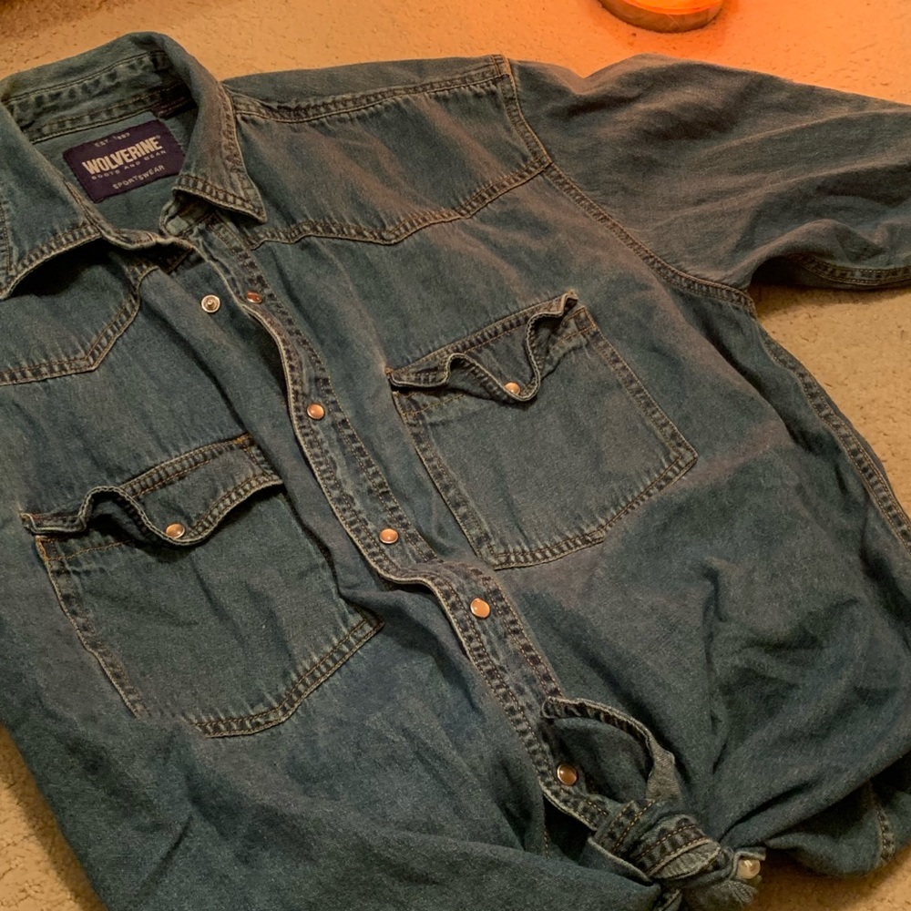 Cute unisex blue jean western button-down!